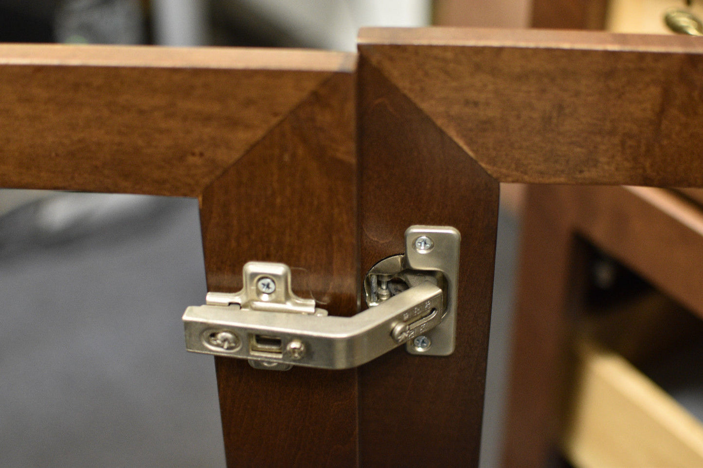 135 ° Angle Concealed Hinge Cabinet Hardware 1 Pair Bifold Door w Mounting Plate - amerfithardware