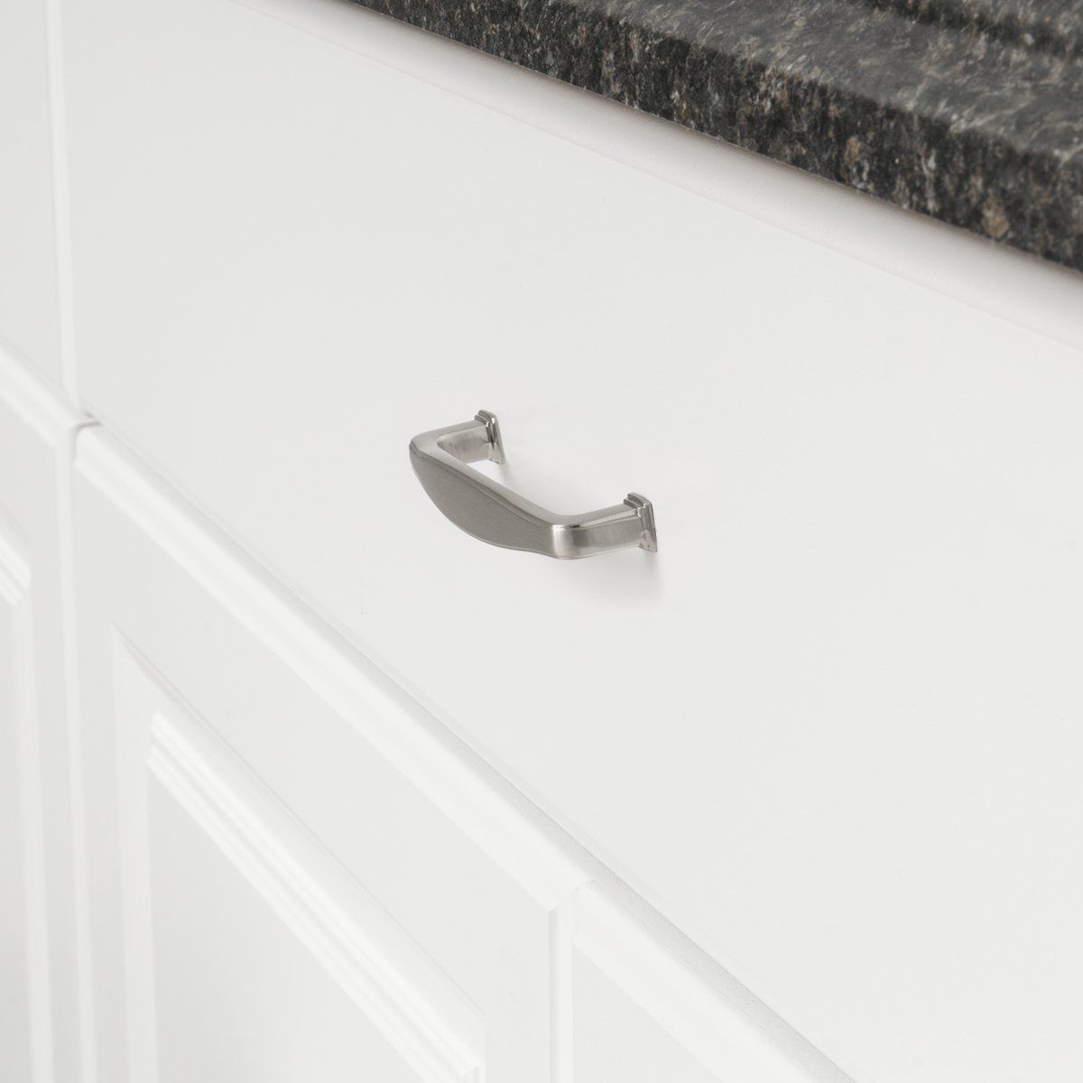 Silverline P2046 Cabinet Pull Handle CC:96 mm ~3-3/16" Transitional Style - amerfithardware